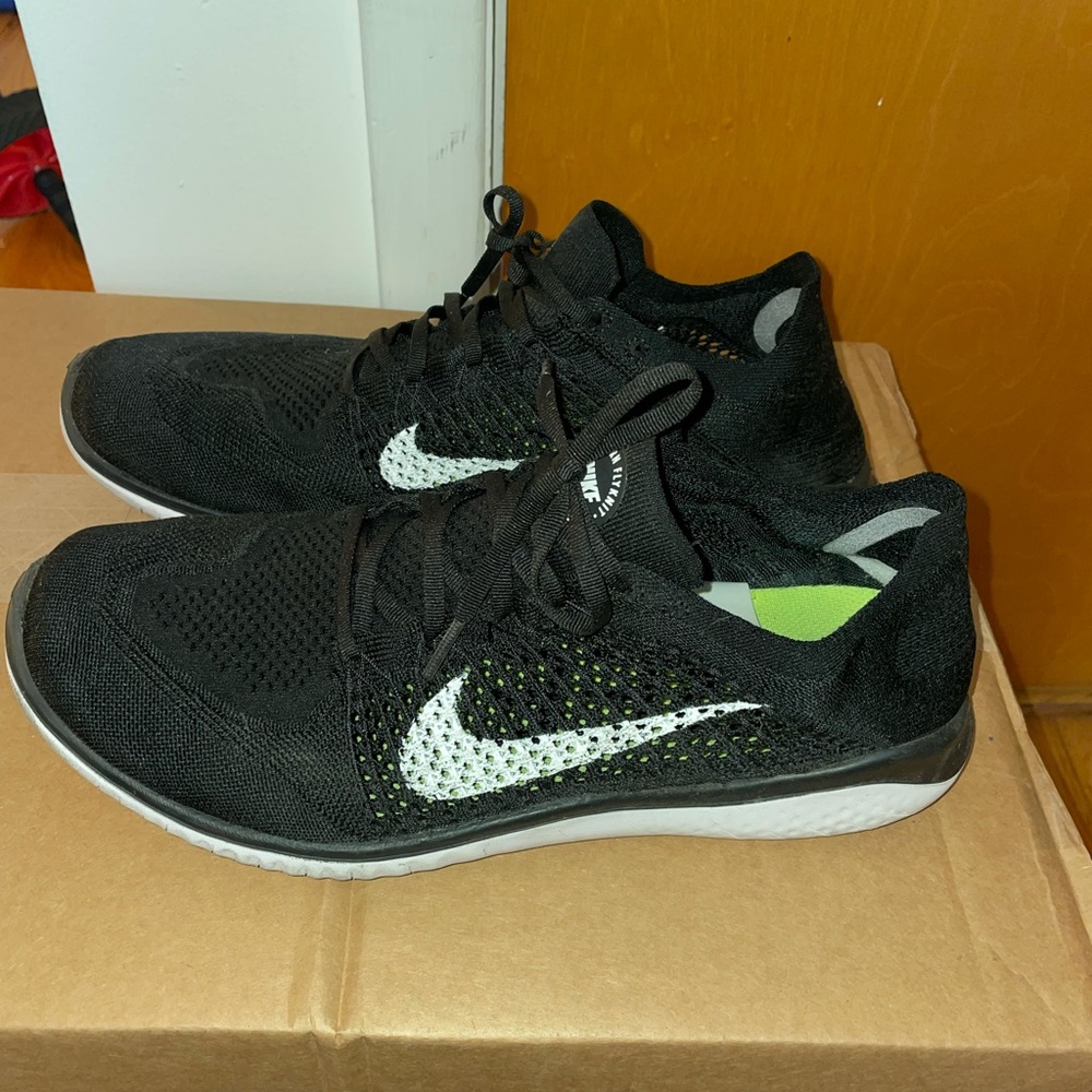 Nike free rn sneakers